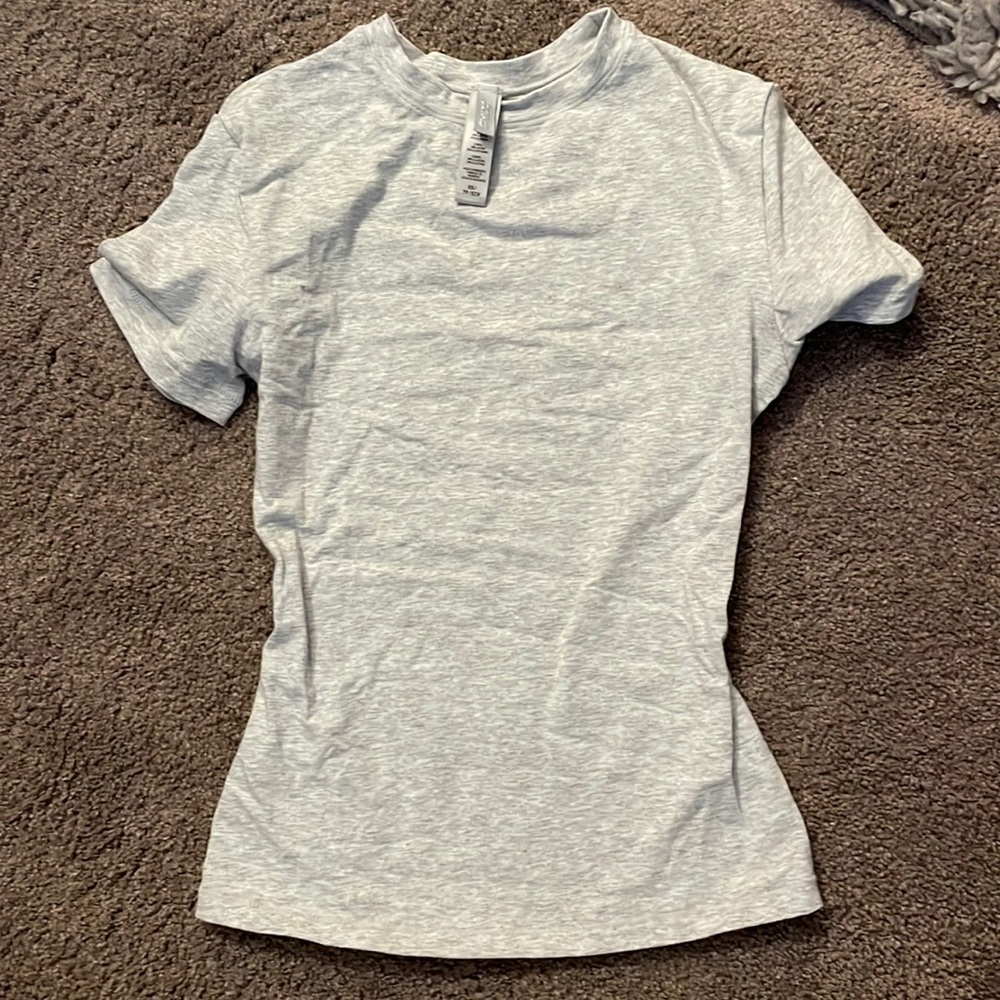 SKIMS light grey cotton stretch t shirt